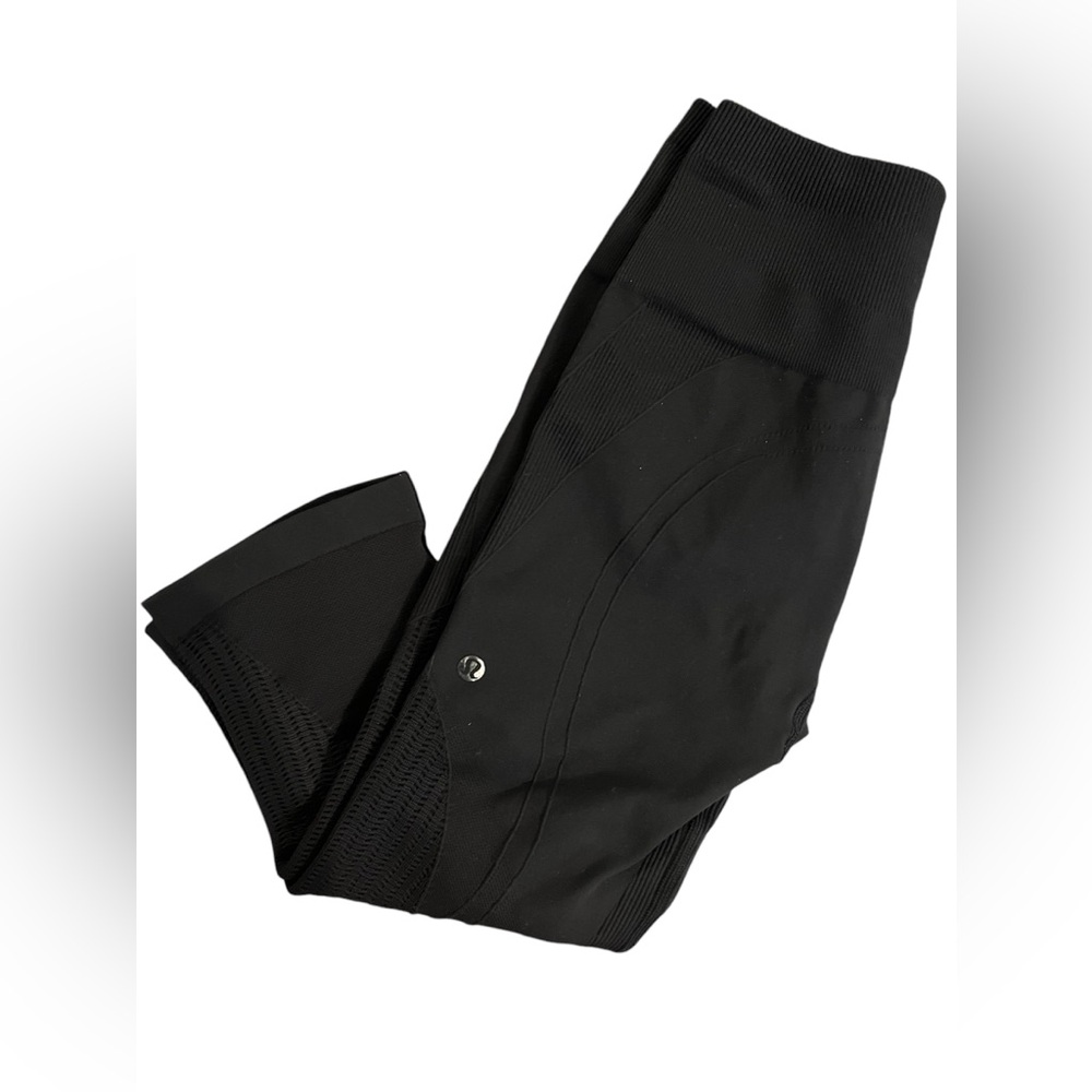 Lululemon Womens Cropped Legging Size 4 Black Solid Casual Lounge Stretchy